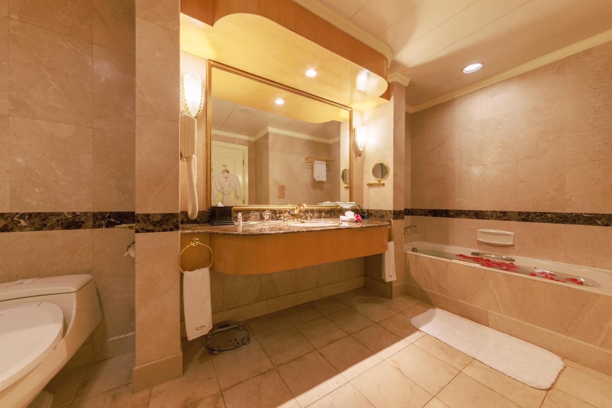 Grand Noble Hotel Dongguan Dongguan  Exterior foto